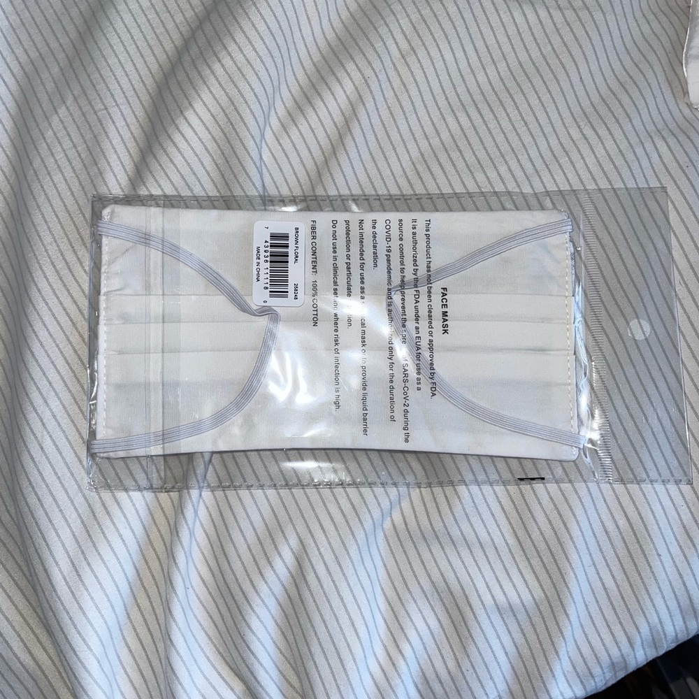 Face mask - Picture 8 of 11